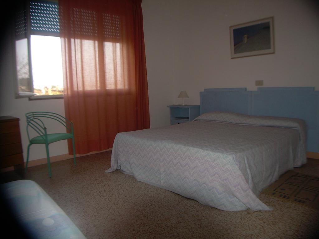 Casa Marialuigia - Appartamenti Solo Per Famiglie Лидо-ди-Езоло Экстерьер фото